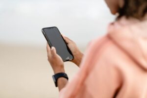 How to Maintain Healthy Phone Habits for Everyday Wellbeing